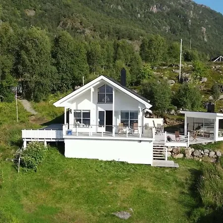 Henrybu Comfortable House By The Fjord Feriehus *