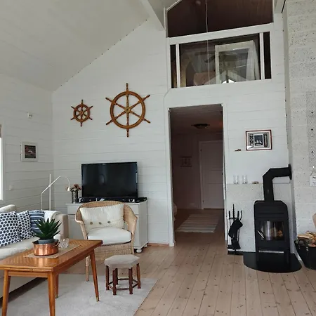 Feriehus Henrybu Comfortable House By The Fjord *