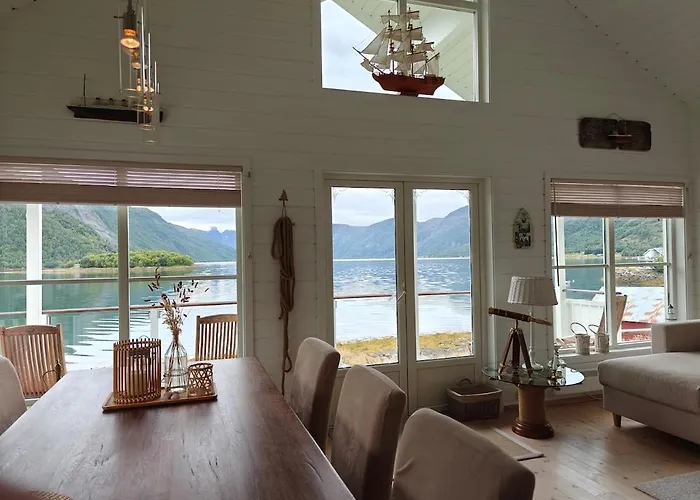 Henrybu Comfortable House By The Fjord