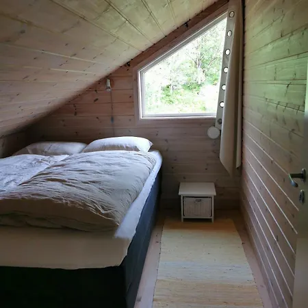 Henrybu Comfortable House By The Fjord *