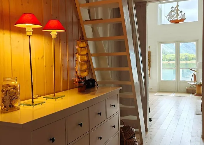 Henrybu Comfortable House By The Fjord Ferienhaus *
