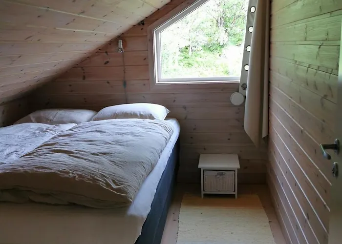 Henrybu Comfortable House By The Fjord *